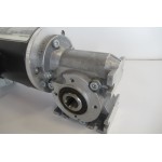 135 RPM 0,09 kW M2 4.39 Nm Asmaat 15 mm  . UNUSED 